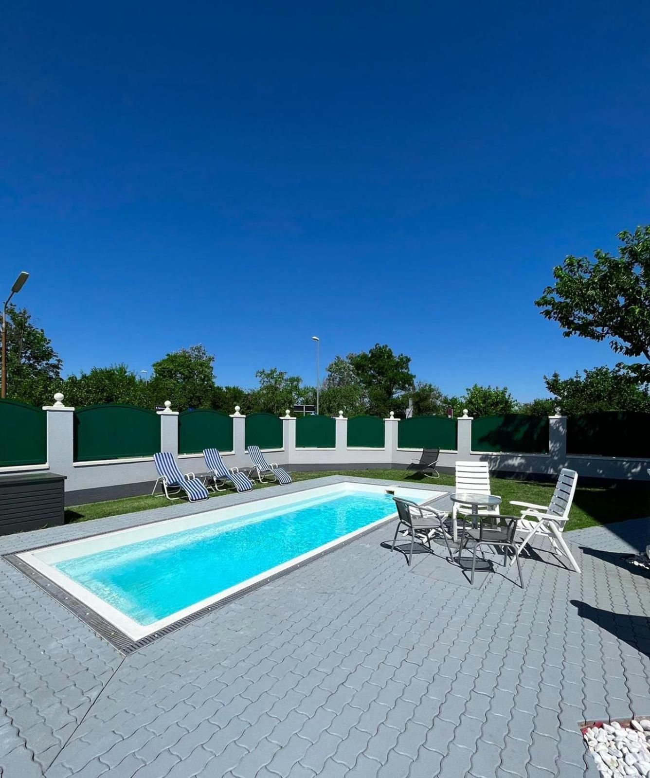 Luxurioeses Apartment Mit Pool 维也纳 外观 照片