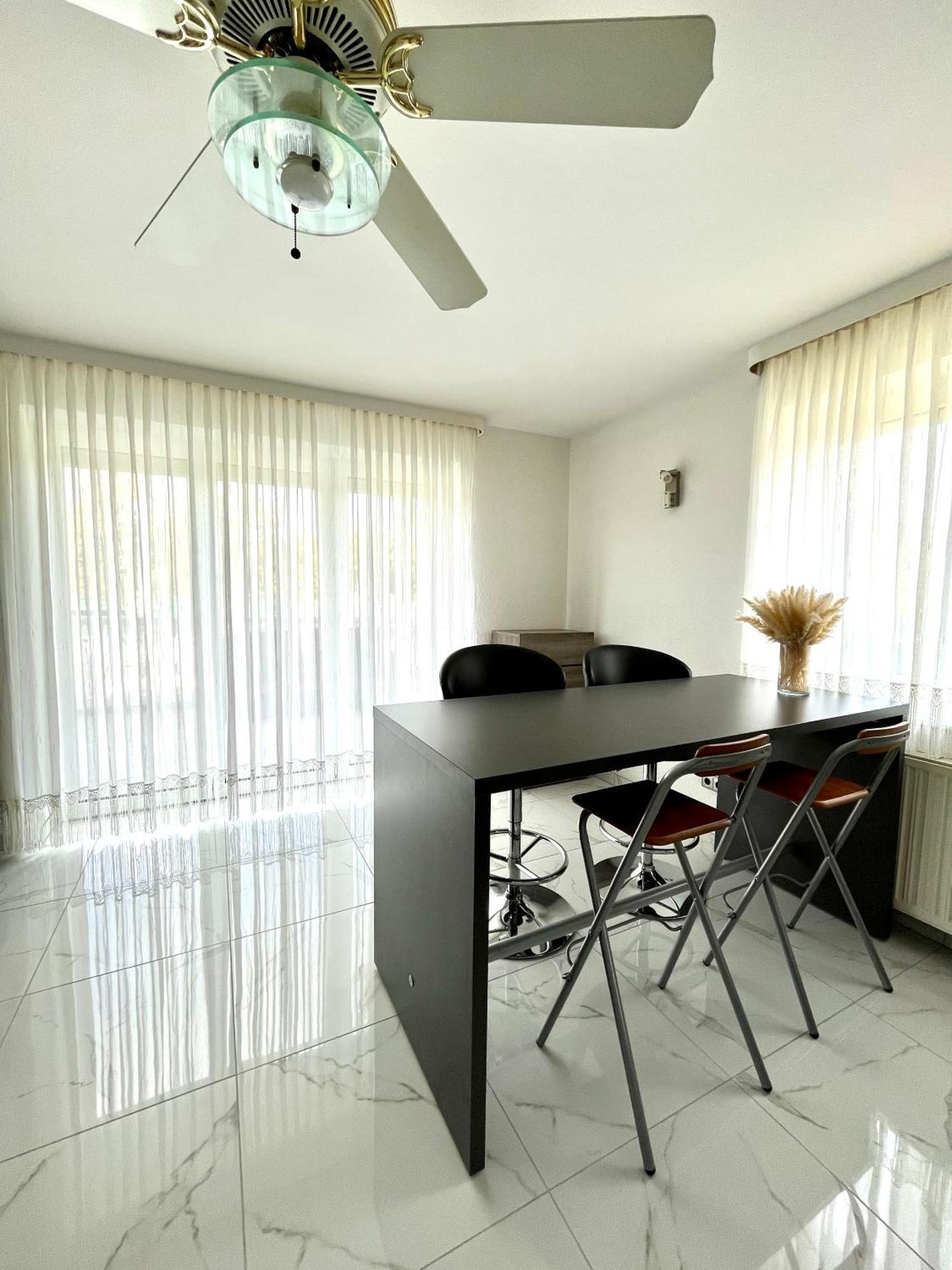 Luxurioeses Apartment Mit Pool 维也纳 外观 照片